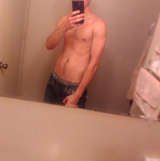 im a good looking guy just dont wana put my face on here