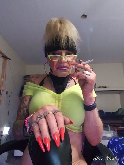 Hi guys I'm very curious I'm not gay but I'm willing to play I want to hang out naked I will take a young guy from 18 to 25 or an old guy from 65 to 85 I love to be naked play around I'm across dresser looking for some fun tonight June 12th 2024 and if y