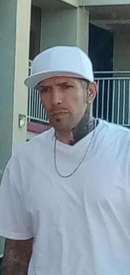 Olderhomie needs to be spoiled, Olderhomie like s to spoil back.