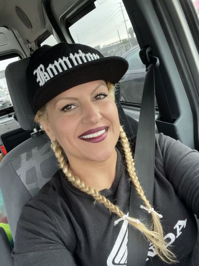 Working class, bit of sass, lots of ass🫢