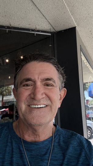 I am single and I live alone in Lady Lake and I’m interested in meeting you