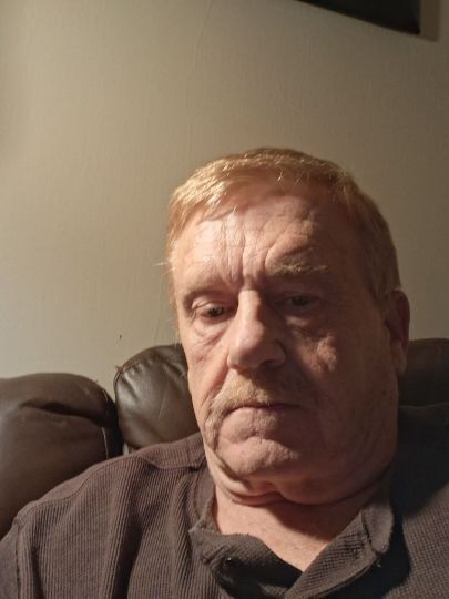 Not a good photo, need to update photo with something new after I get a haircut and a smile. Hope to meet or get discreet soon.