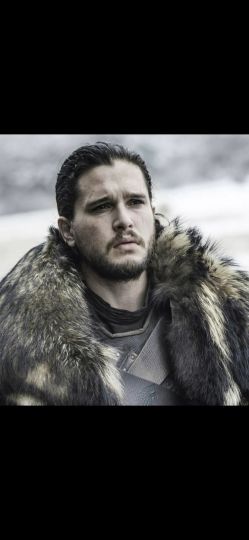 I figured I looked close enough to Jon Snow to get a pass 😄
But honestly… with those eyes, I felt like the whole fire and ice thing finally makes sense.