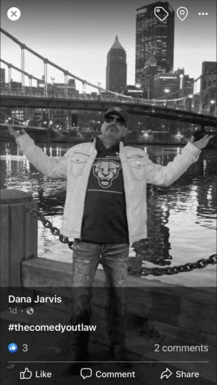 Hollywood Jack (your next Date??? 😊) "holding up da Burgh."