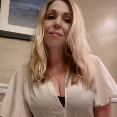 PinkLadyLotus Dating Profile