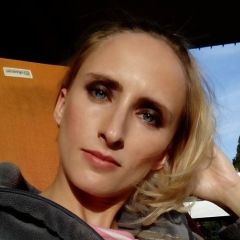 lipstick Dating Profile