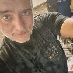 Johnny1971 Dating Profile