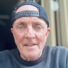 Where them eyes looking?