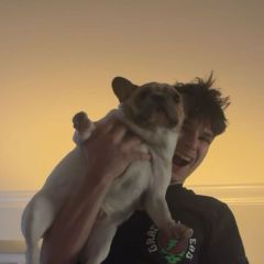 DeeB4T Dating Profile